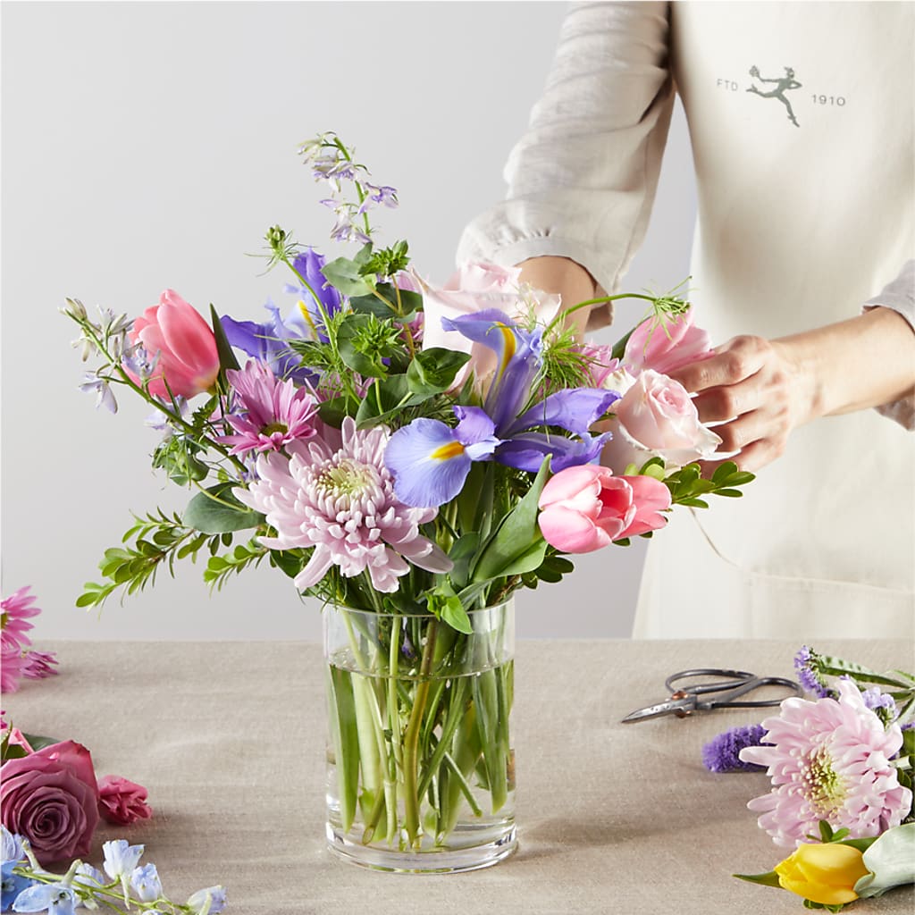 Pastel Tradition - A Florist Original – GIVENS FLOWERS & GIFTS LLC, Georgetown DE