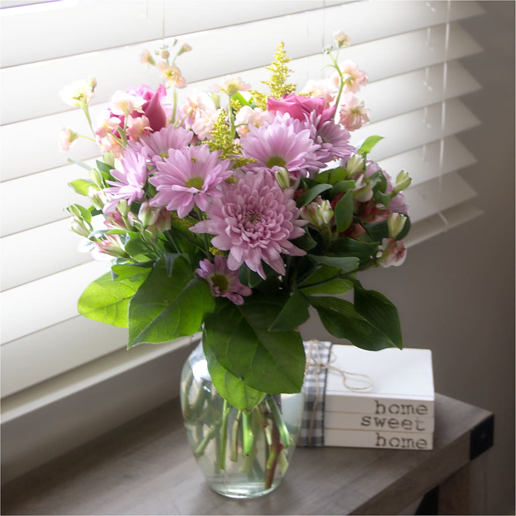 Pastel Tradition - A Florist Original – GIVENS FLOWERS & GIFTS LLC, Georgetown DE