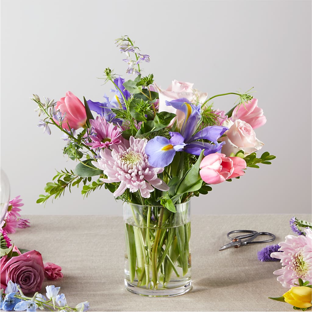 Pastel Tradition - A Florist Original – GIVENS FLOWERS & GIFTS LLC, Georgetown DE