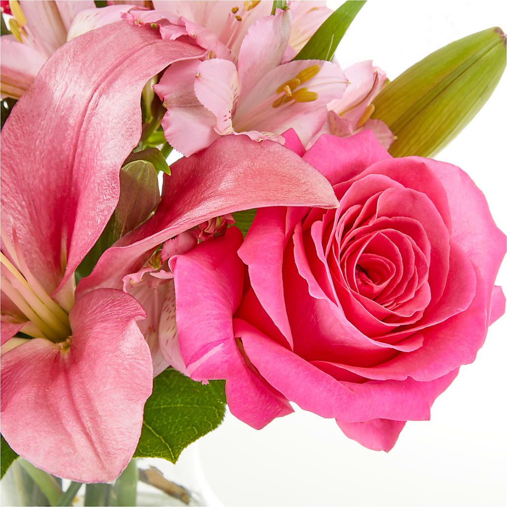 Lots of Love Bouquet – GIVENS FLOWERS & GIFTS LLC, Georgetown DE