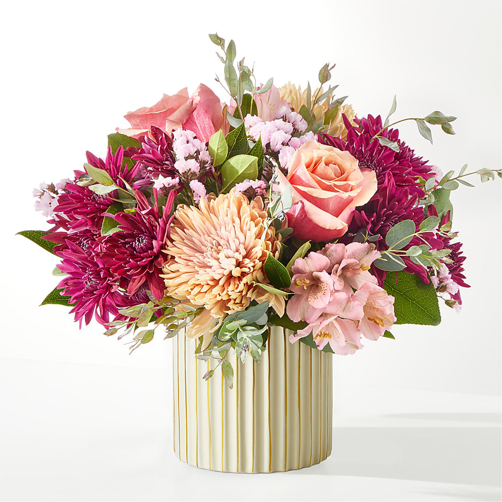 Berry Cobbler Bouquet with Ivory Vase – GIVENS FLOWERS & GIFTS LLC, Georgetown DE