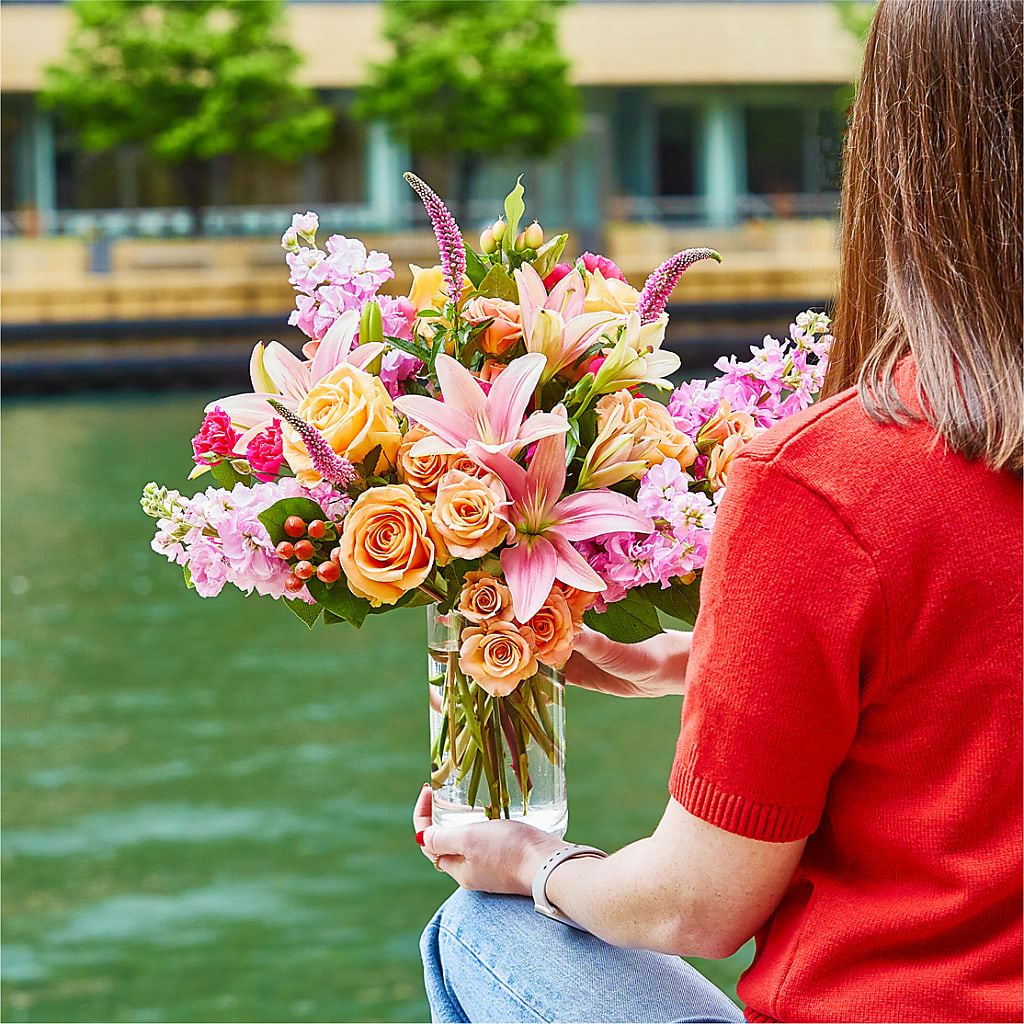 Bisous Bouquet – GIVENS FLOWERS & GIFTS LLC, Georgetown DE